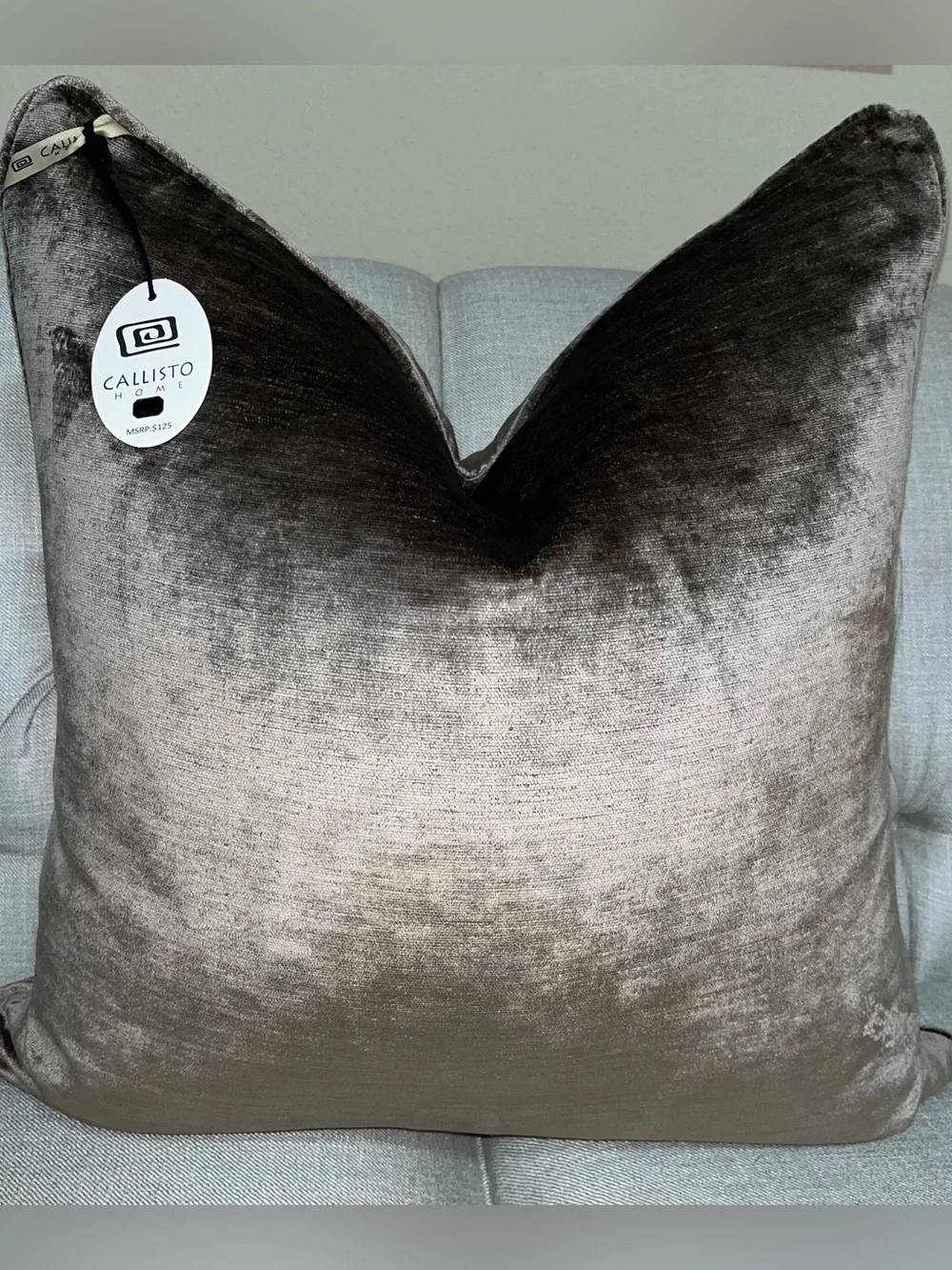 1-NWT CALLISTO HOME TAUPE LUXURY VELVET DECORATIVE PILLOW (T0258F12)